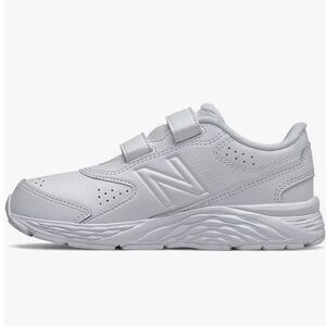 Kids US size 1.5 white New Balance sneakers barely worn